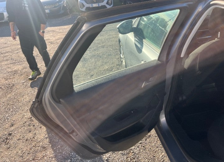 Peugeot 308 SW 1.5 bluehdi Active Business s&s 130cv my20 Manual Diesel
(130cv),152333 km,