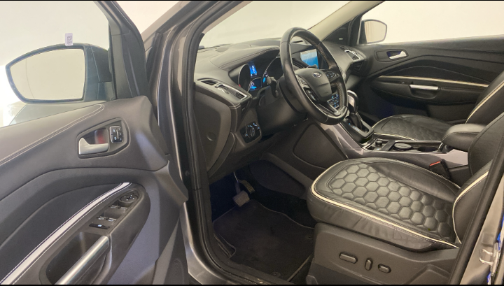 Ford Kuga 2.0 tdci Vignale s&s awd 180cv powershift Sequential 125773 km,