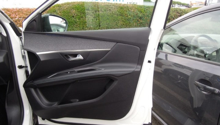 ❌ riservata Cardillo❌. Peugeot 3008 1.5 bluehdi Allure s&s 130cv eat8 Automatic Diesel
112070 km,