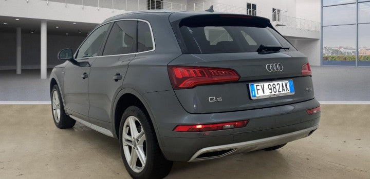 Audi Q5 40 2.0 tdi Business Sport quattro 190cv s-troni Garanzia 12 mesi.✅ Chilometraggio certificati ✅ Fatturabile iva esposta ✅Consegna in tutta Italia.Motore e cambio in ottime condizioni,Clima automatico, cruiser control, rimessa in carreggiata,anti