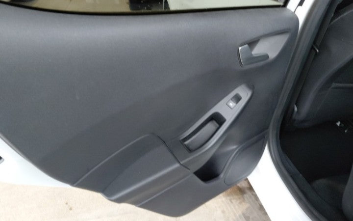 Ford Fiesta 5p 1.1 Titanium 75cv Manual benzina 
(75PS), Petrol, , 35000 km,