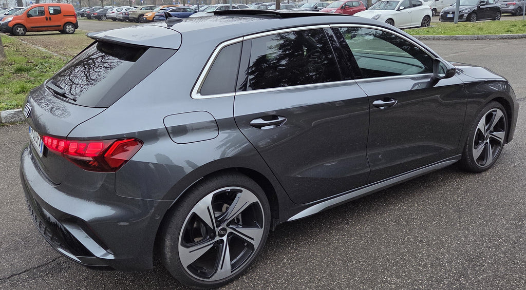 Audi A3 Sportback 35 2.0 tdi S line Edition s-tronic Sequential Diesel
(150cv),  80596 km,