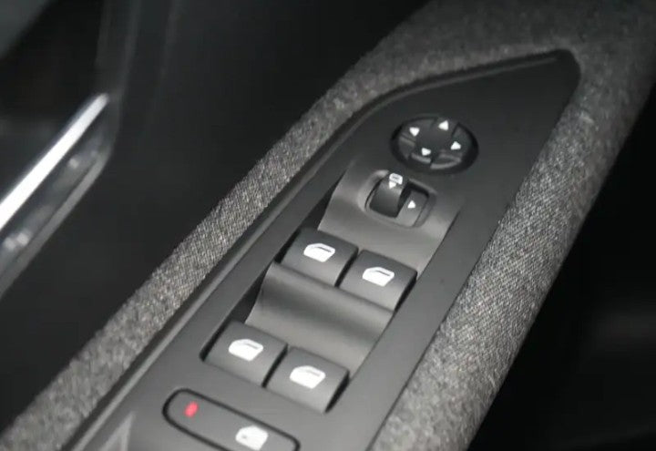 ❌venduta Lupi❌.            peugeot 3008 1.6 hybrid4  Allure Pack 300cv e-eat8 Automatic
 53400 km, 12/06/2023 ,2020