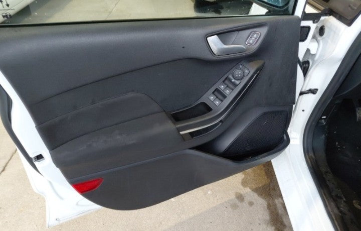 Ford Fiesta 5p 1.1 Titanium 75cv Manual benzina 
(75PS), Petrol, , 35000 km,