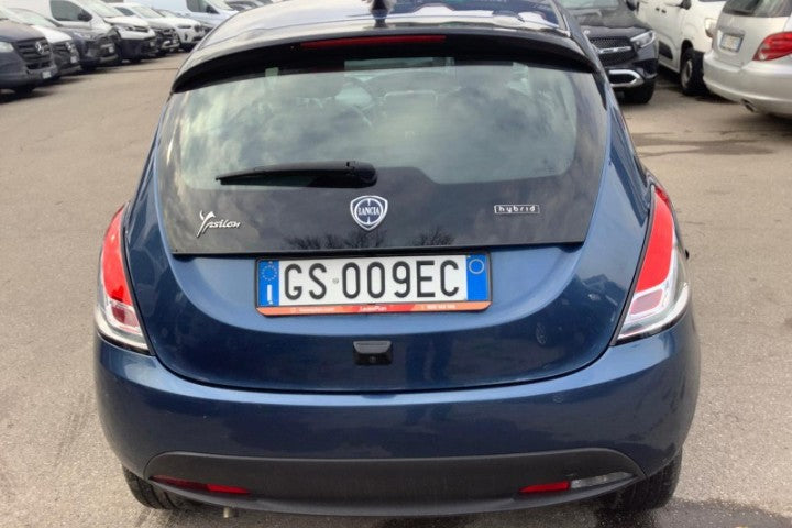 Lancia Ypsilon 1.0 firefly hybrid Gold s&s 70cv Manual Hybrid
70PS), Hybrid, , 19533 km,