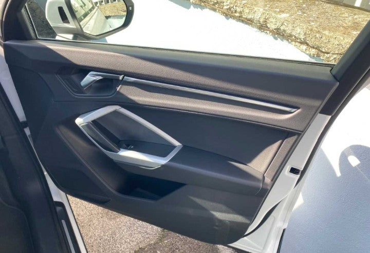 Audi Q3 35 TDI S tronic Business Advanced Sequential Diesel
km 49500.    12 / 2020.     150cv