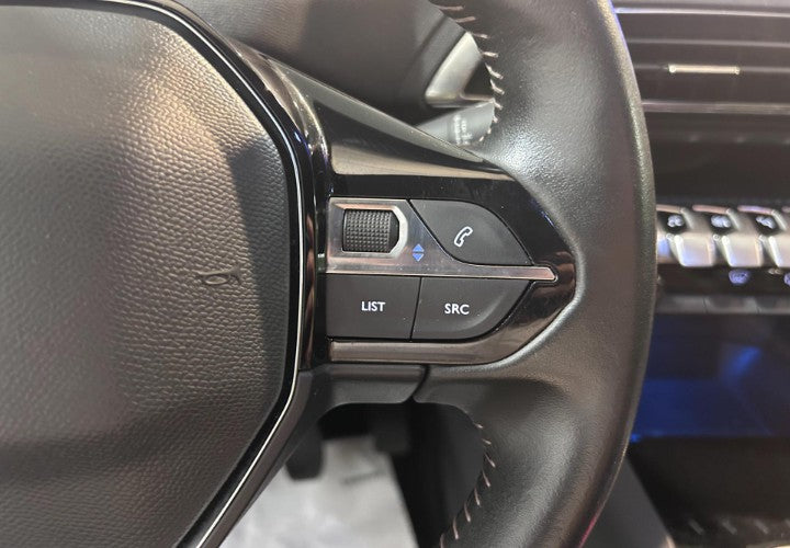 Peugeot 3008 1.2 puretech t Active Pack s&s 130cv Manual  64568 km,