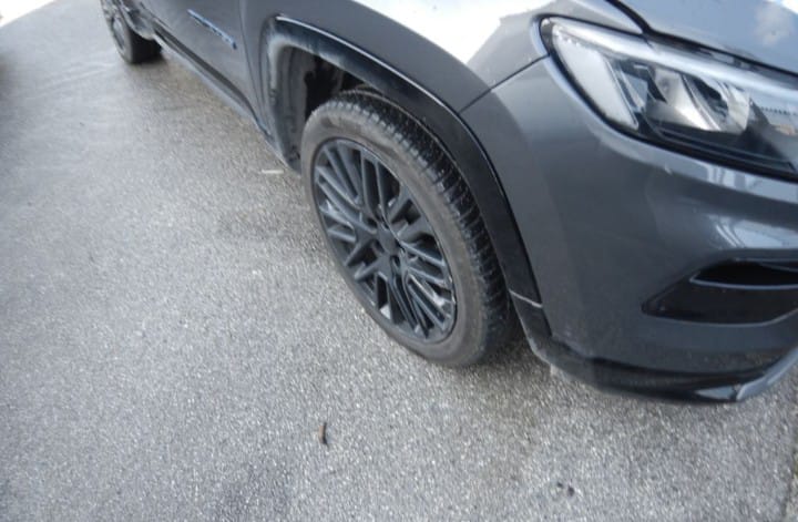 Jeep Compass 1.3 turbo t4 phev S 4xe auto Automatic PHEV Petrol
(180cv), 84296 km,