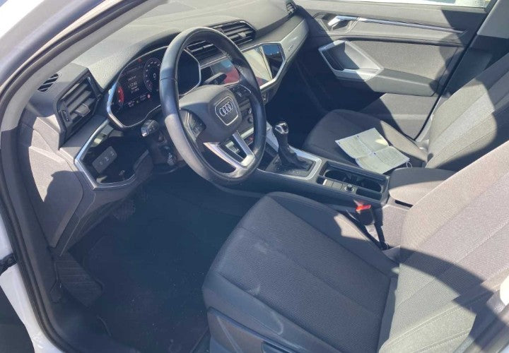 Audi Q3 35 TDI S tronic Business Advanced Sequential Diesel
km 49500.    12 / 2020.     150cv