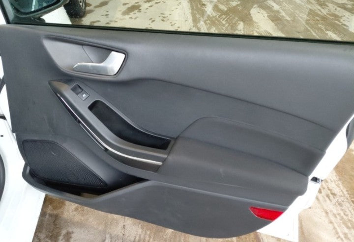 Ford Fiesta 5p 1.1 Titanium 75cv Manual benzina 
(75PS), Petrol, , 35000 km,