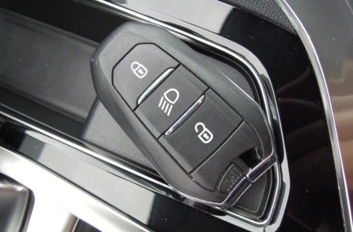 ❌ riservata Cardillo❌.     Peugeot 3008 1.5 bluehdi Allure s&s 130cv eat8 Automatic Diesel
 112070 km,